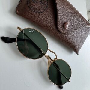 Oval raybans